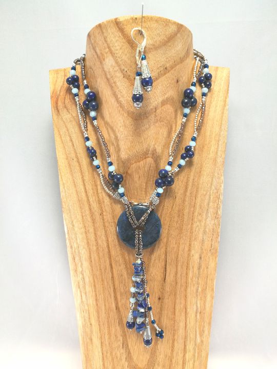 collier-long-en-lapis-lazuli-et-sodalite