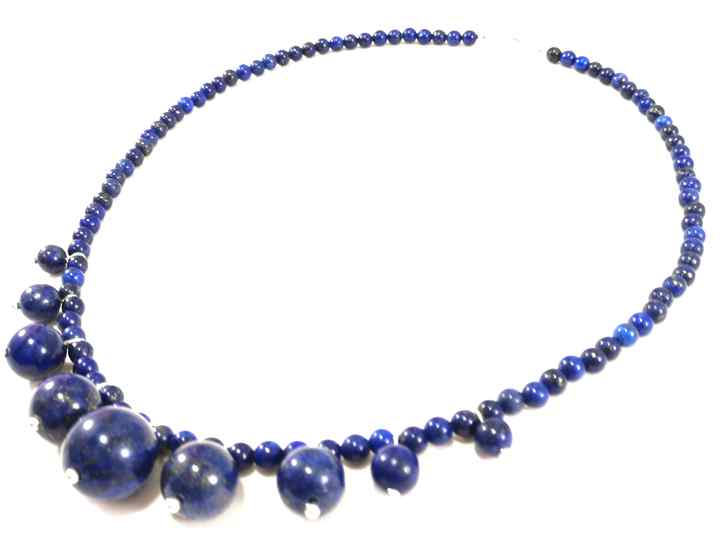 collier-bleu-en-lapis-lazuli-de-style-africain