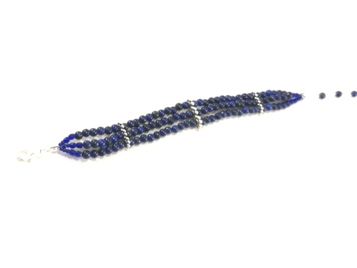 bracelet-trois-rangs-de-perle-de-lapis-lazuli-reglable