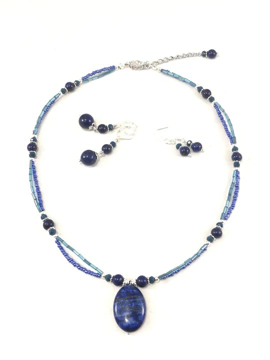 collier-2-rangs-bleu-et-dore-en-lapis-lazuli