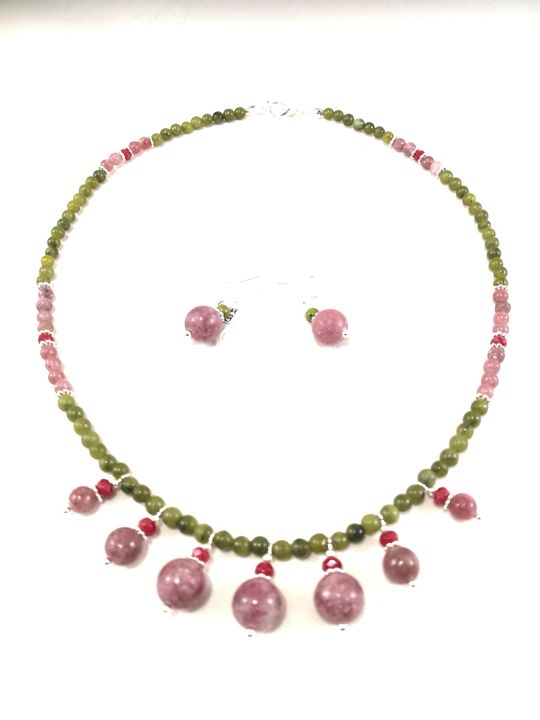 collier-vert-et-rose-en-jade-lepidolite-et-tourmaline