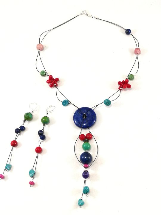 collier-multicolore-7pierres-dont-lapis-lazuli-et-corail