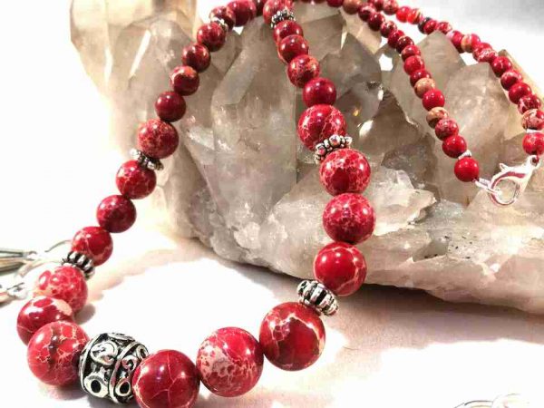 collier-rouge-en-jaspe-regalite-perle-tibetaine