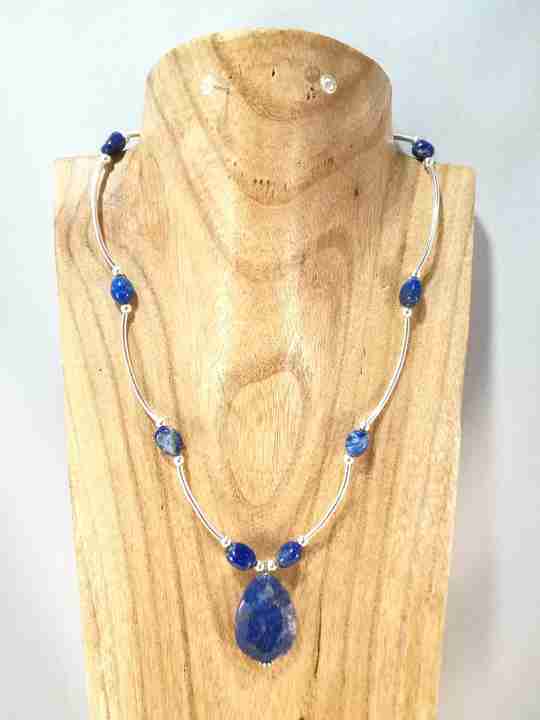 collier-en-argent-massif-et-lapis-lazuli