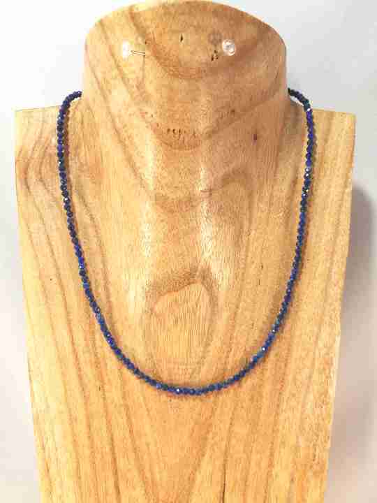 collier-en-lapis-lazuli-facette
