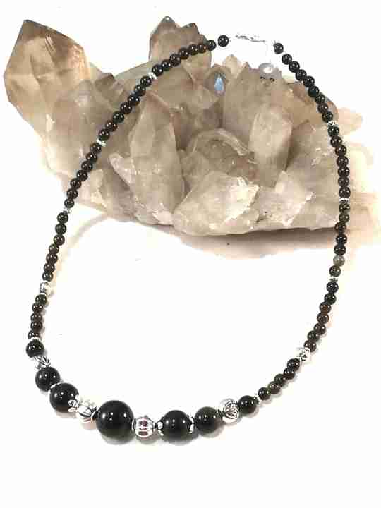 collier-en-obsidienne-style-tibetain