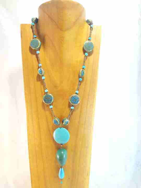 collier-bleu-turquoise-en-howlite-tagua-et-ceramique-les-creations-de-marion