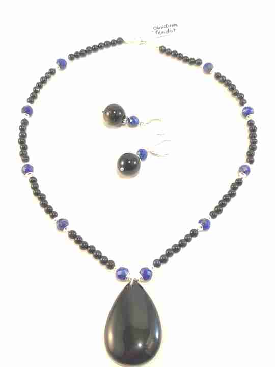 collier-en-obsidienne-et-lapis-lazuli-les-creations-de-marioncollier-en-obsidienne-et-lapis-lazuli