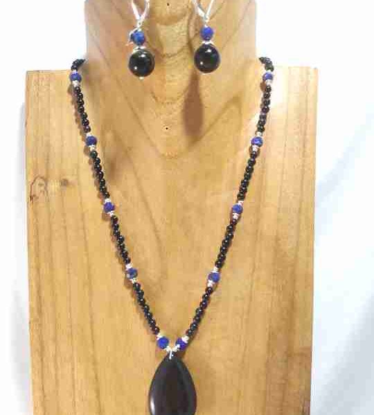 collier-en-obsidienne-et-lapis-lazuli