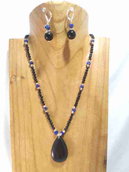 collier-en-obsidienne-et-lapis-lazuli-les-creations-de-marioncollier-en-obsidienne-et-lapis-lazuli