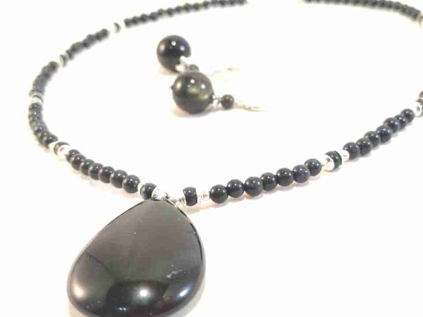collier-en-obsidienne-et-onyx-les-creations-de-marion