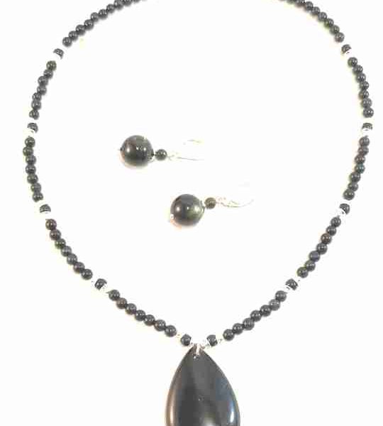collier-en-obsidienne-et-onyx